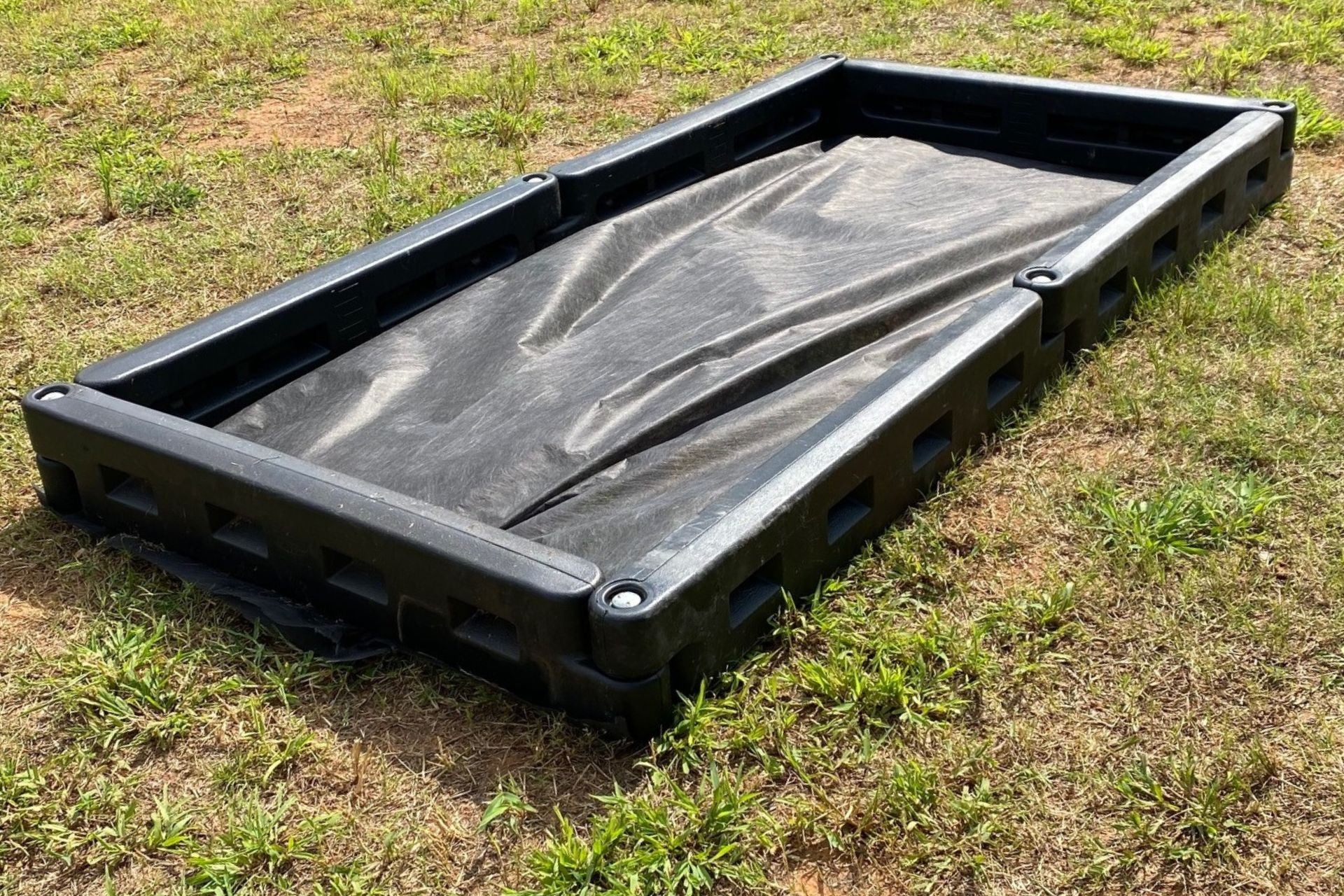 Plastic Playground Border with Spike, 8 Inches Tall - Image 5