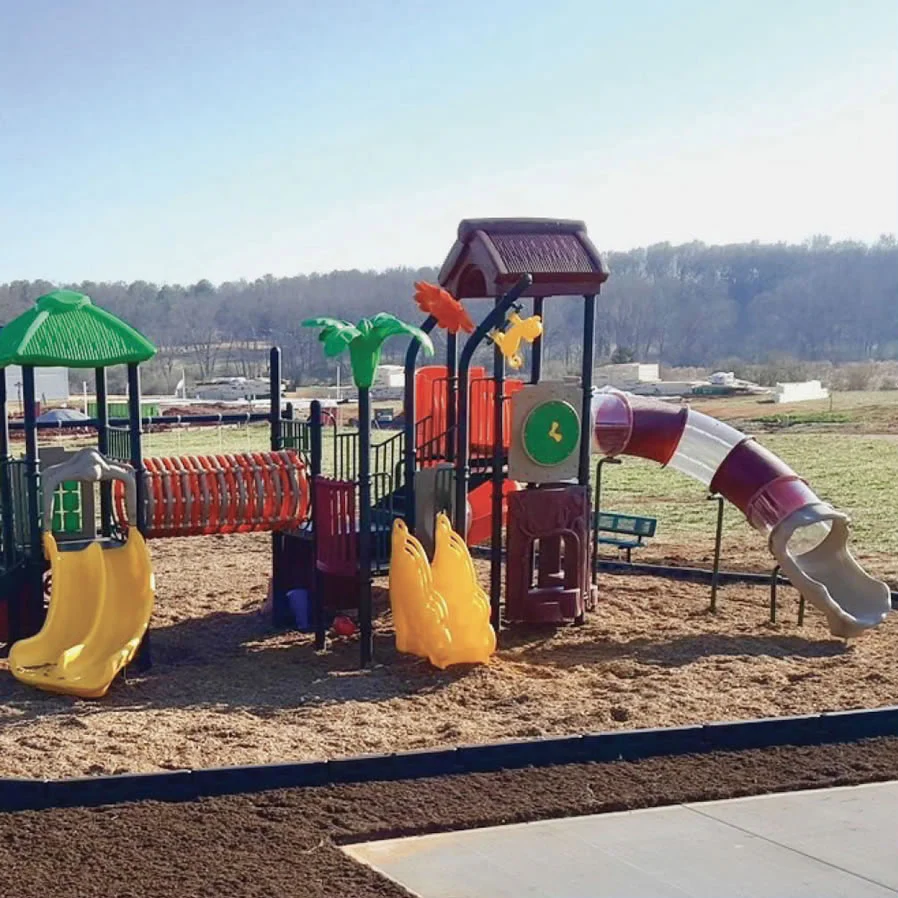 Plastic Playground Border with Spike, 8 Inches Tall - Image 7