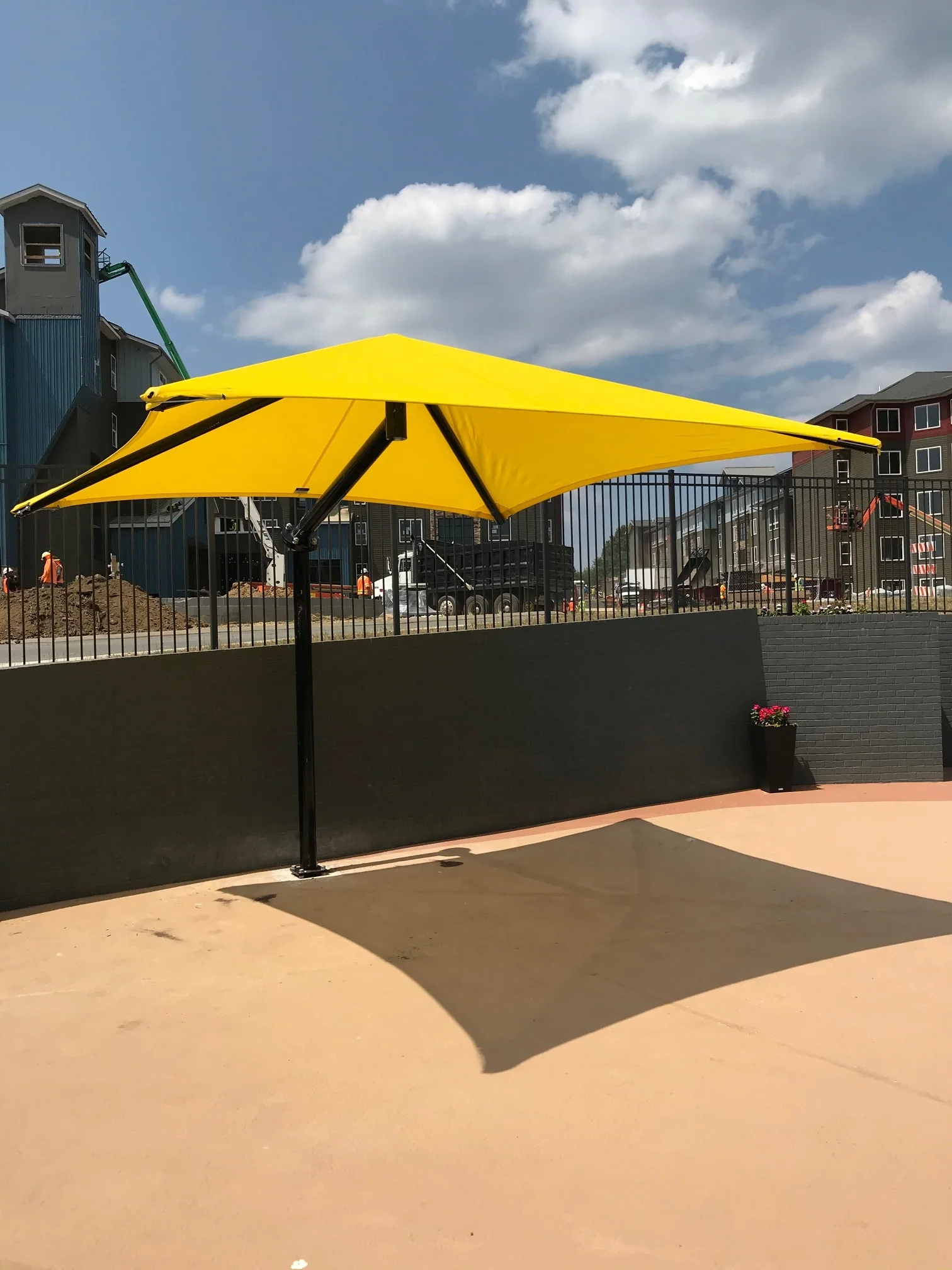Single Post Pyramid Cantilever Shade Structure - Image 12