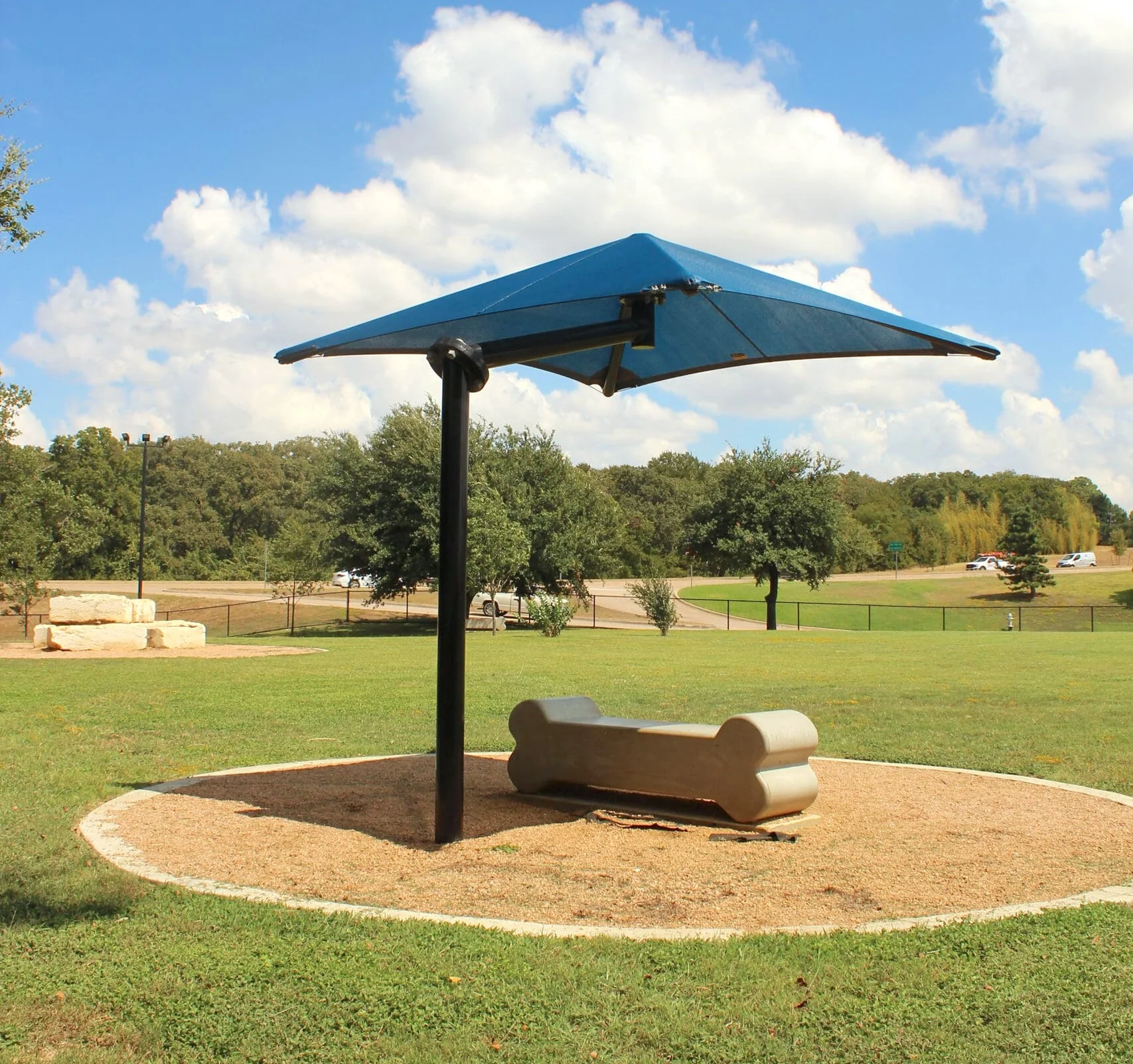 Single Post Pyramid Cantilever Shade Structure - Image 18