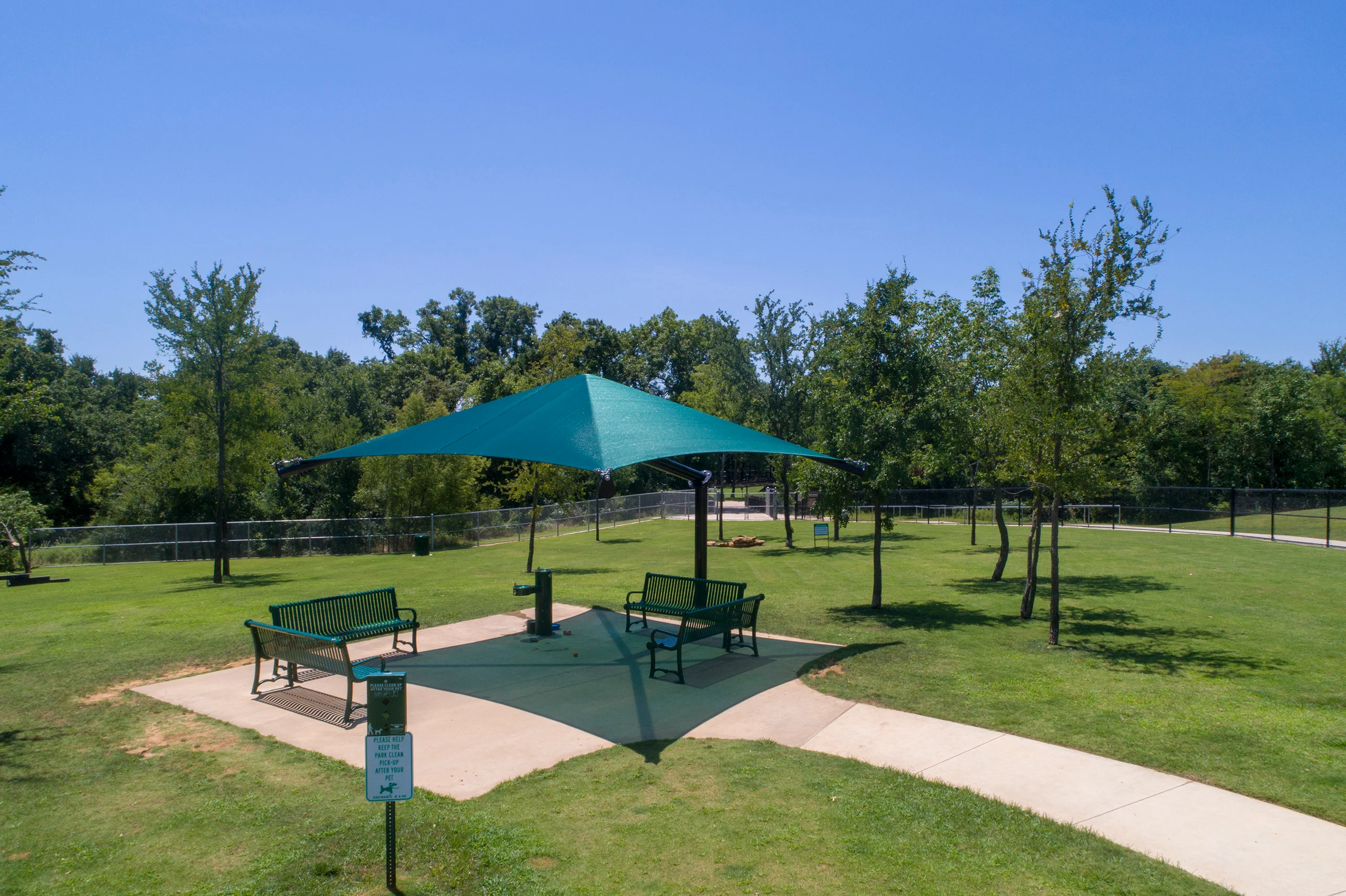 Single Post Pyramid Cantilever Shade Structure - Image 6