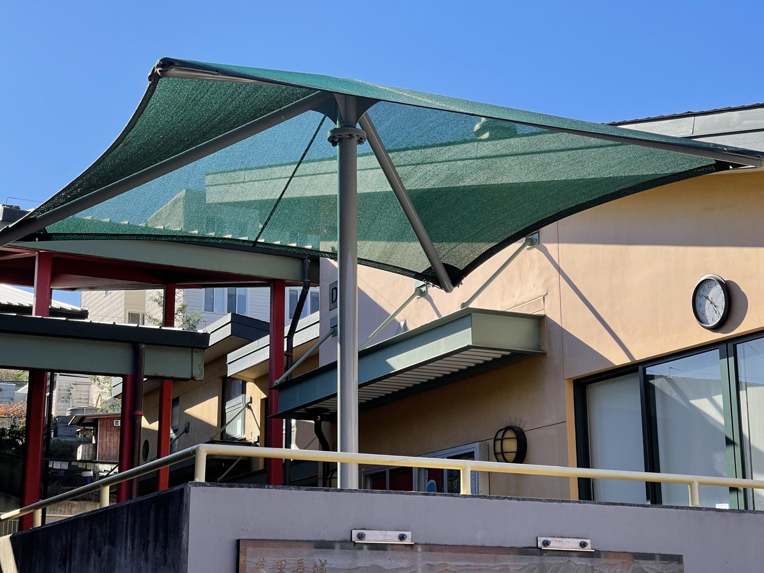 Single Post Pyramid Roof Shade Structure - Image 7